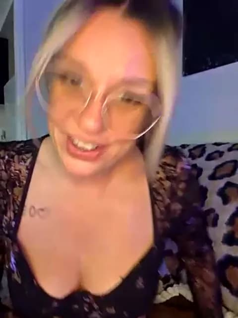 SpicyVicky from Stripchat - Apr 3, 2026 07:16 - 33 min