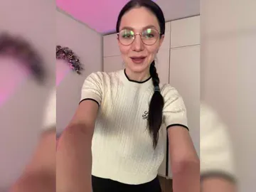 F_A_M_E BongaCams Model - Cam Recordings